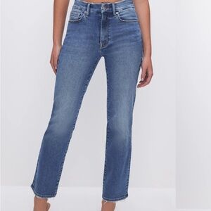 GOOD AMERICAN, GOOD LEGS STRAIGHT
MID-RISE STRAIGHT FIT. One size 6 thru 12.